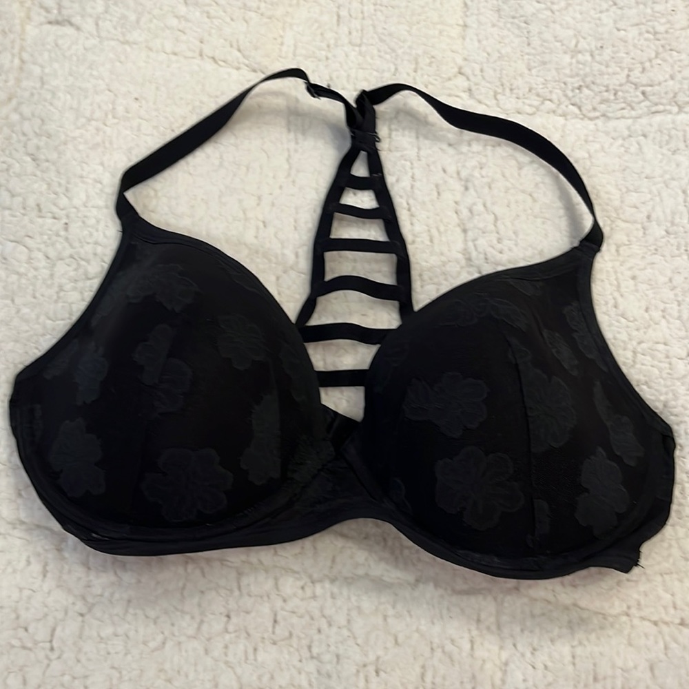 Black strappy back bra